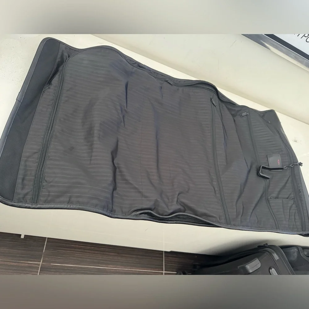 TUMI Black Men's Leather Garment Bag - Travel Carry Case